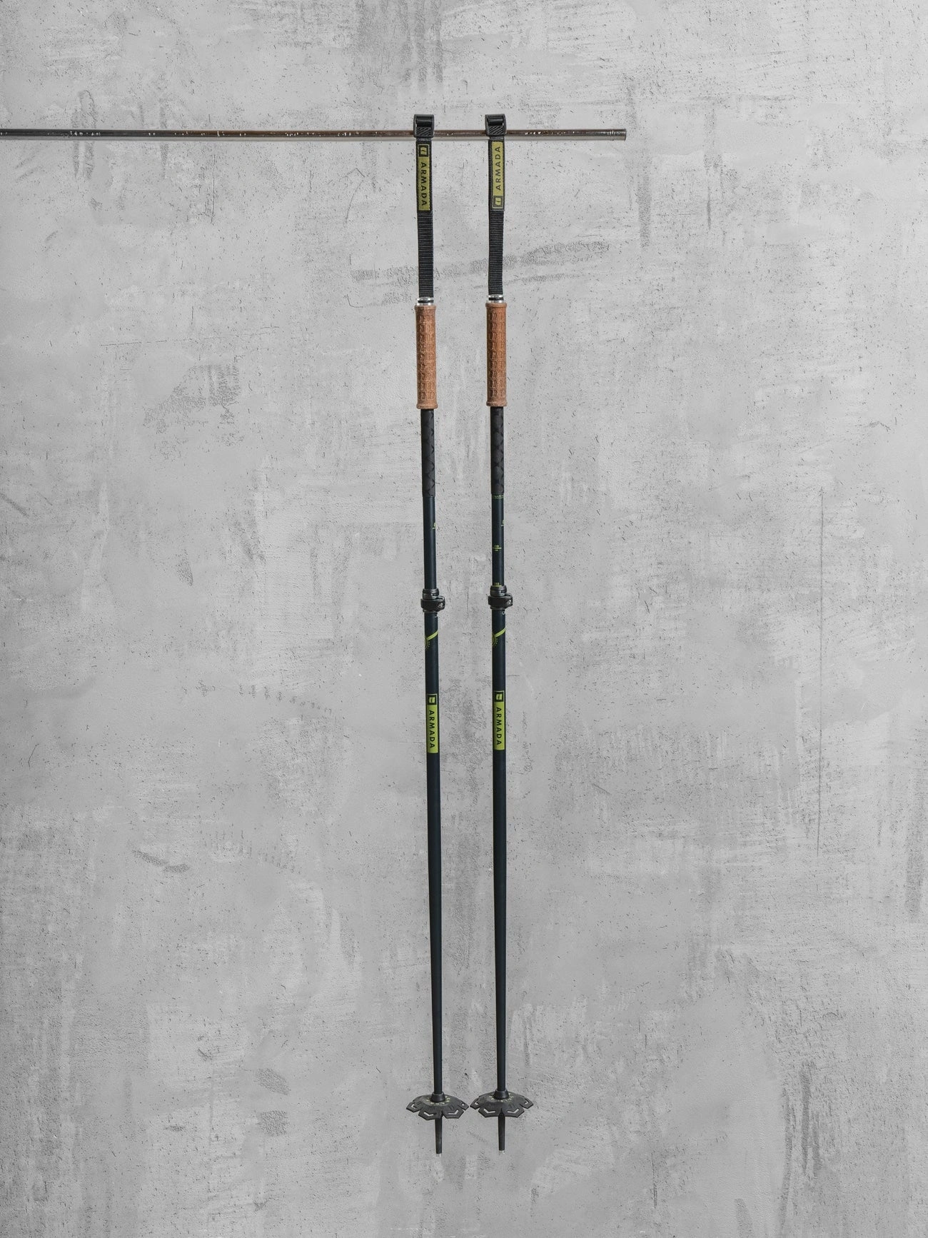 Armada AK Ajustable: ¡Domina la Montaña! Diseño Épico, Control Absoluto, Aventura Asegurada. Esquís Legendarios, ¡Compra Ahora!